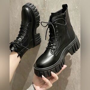 🥾 Women’s Black Motorcycle Boots Thick Soled Lace Up Moto Boots Size 6.5